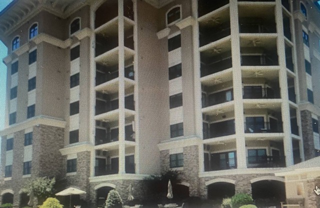 SML- Moneta, Va 3 bd condo @ Bridgewater Pointe Plaza