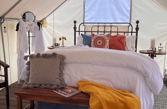 Smoky Mountain Glamping - Luxury Canvas Tent Camping in Western North Carolina