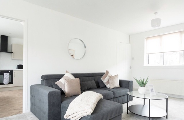 Snug Modern Home in Broxburn