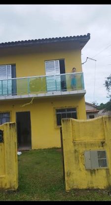 Sobrado amarelo