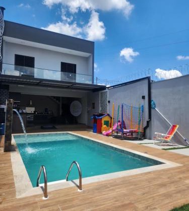 Sobrado novo e lindo com piscina