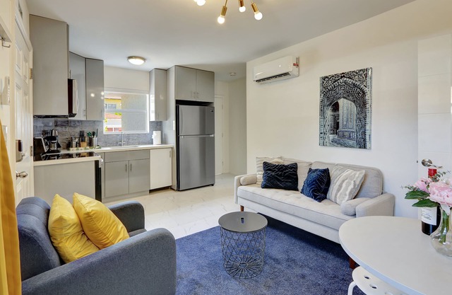 Soleil: Casita Near Beach & Gym Access