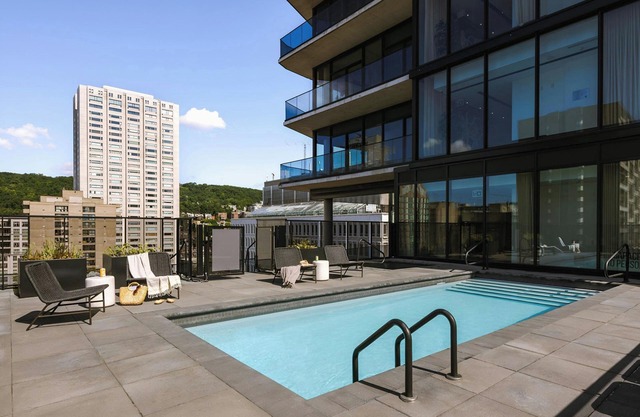 Sonder by Marriott Bonvoy Maisonneuve Apartments Downtown