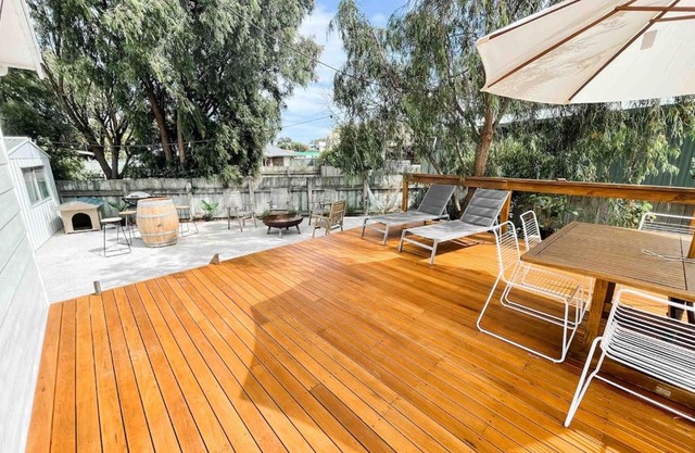 Sonnys At Robe 350m to Long Beach Coastal Getaway Pet Friendly Two bedroom Home