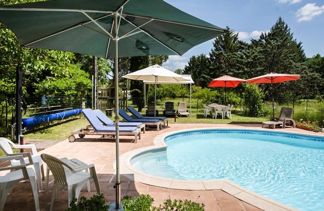 Sous Les Etoiles: active family holiday to remember near Montcuq, Francen