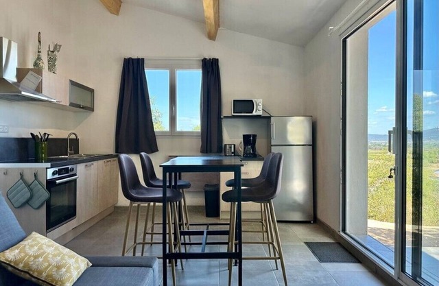 South Ardeche estate with 4 independent gites, large swimming pool, poolbar,