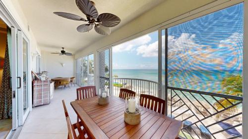 South Bay Beach Club #16 - 4 Bedroom 4 Bathroom Unit