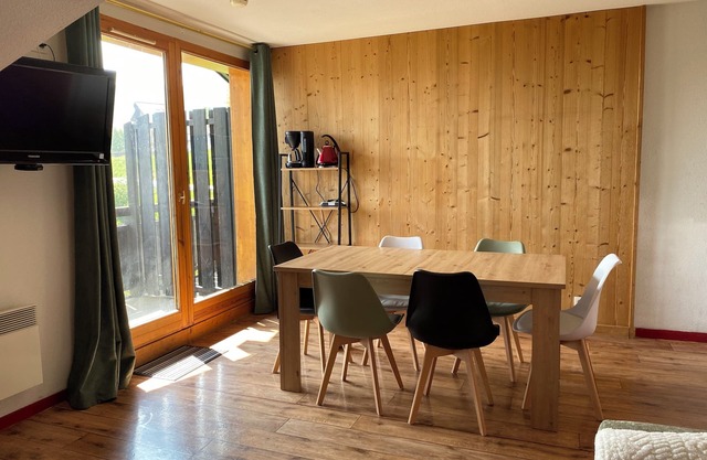 South-facing, large living room, mountain views and private covered parking.