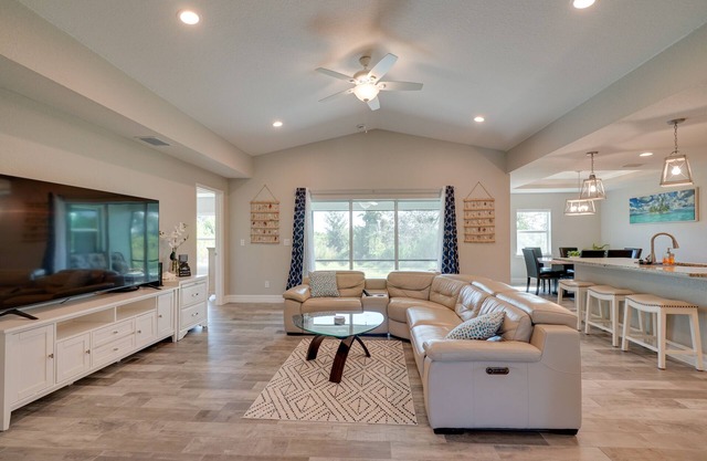 South Gulf Cove Port Charlotte Retreat: Gas Grill