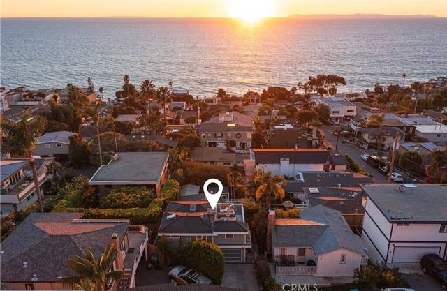 South Laguna Beach House steps from the sand!