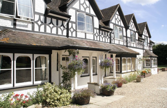 South Lawn Hotel