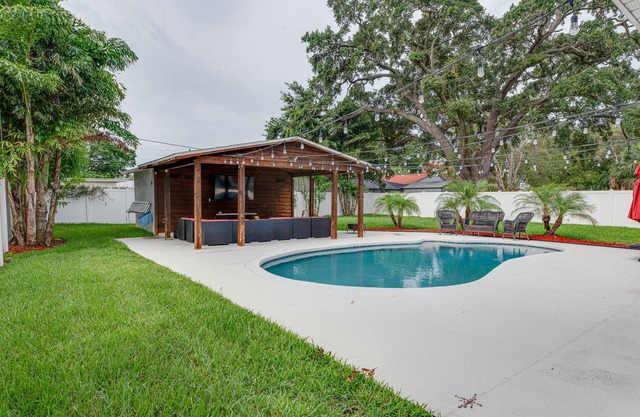 South Tampa Pool and Cabana Home