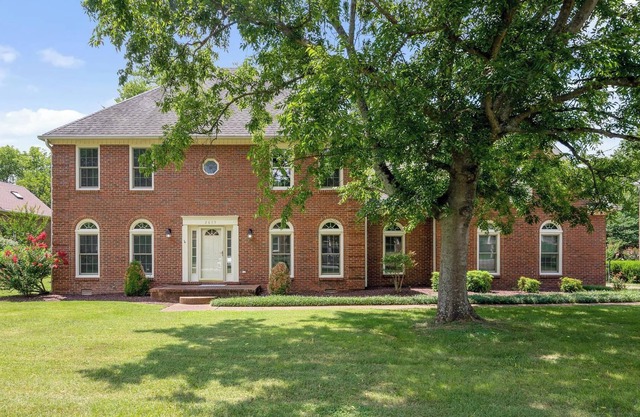 Southern Hospitality: 5BR Home in Charming Murfreesboro