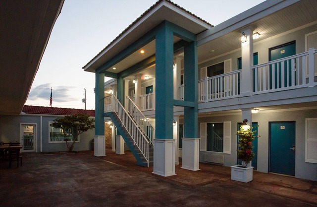 Southern Oaks Inn