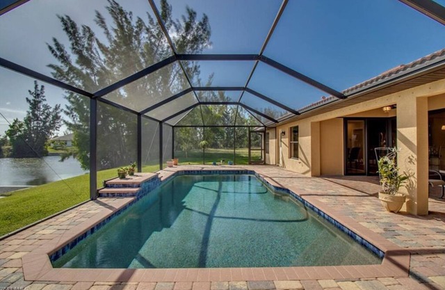 Southern Sun Beach Hotel - Cape Coral