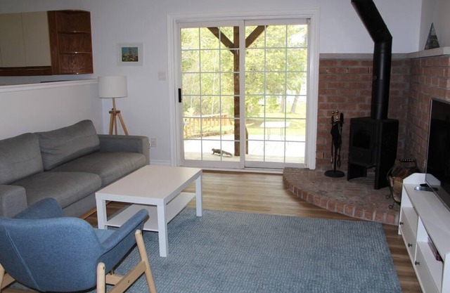 Southpoint Cottage on Little Lake, Brighton, Ontario!