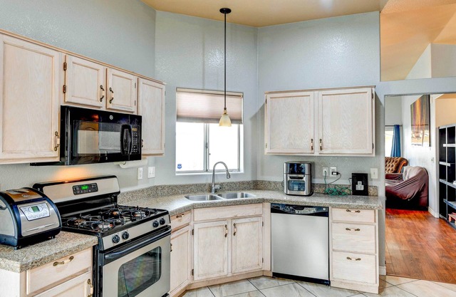 Southwest Ranch House - 12 Mi to Vegas Strip