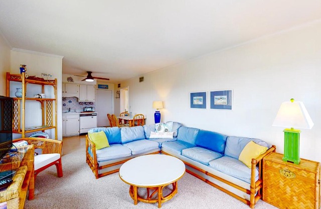 Southwinds, Unit H13
