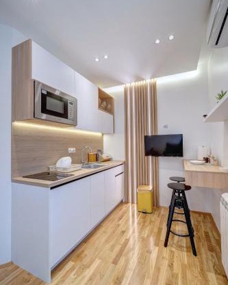Spa King Apartments 3