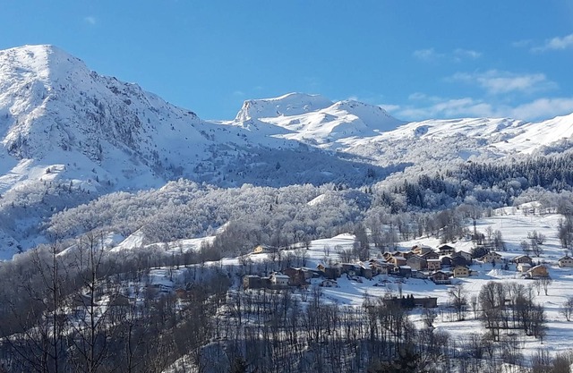 SPACIOUS 3 VALLEYS CHALET WITH MAGNIFICENT VIEW