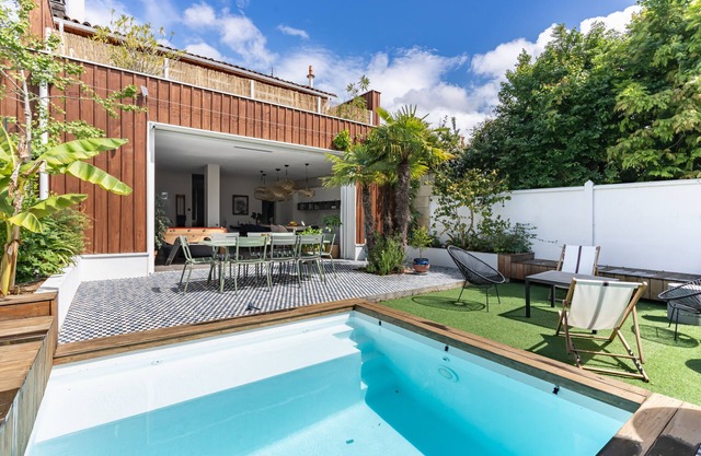 Spacieuse Maison de Ville Pour 8, Avec 4 Chb/4sdb, Piscine et Cheminée