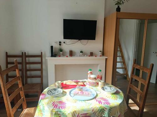 Spacieux studio avec Mezzanine Top rénové capacité 4 personnes, Aquae Mare