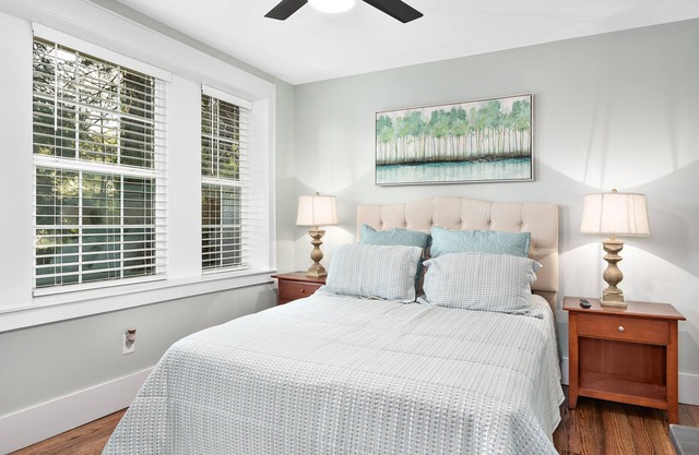 Spacious 1 Bedroom Apt! Pet friendly with Private fenced in back yard and deck!