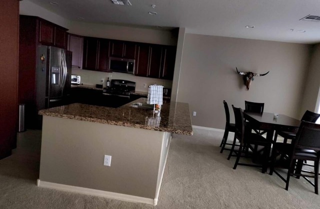 Spacious 1800sqft Condo with Mountain View’s next to Dove Valley Ranch Golf Club