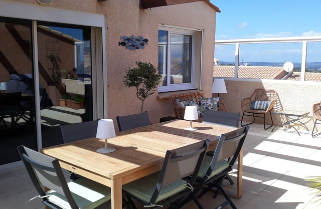 Spacious 2 bed Appartment full air con, Sun terrace,stunning views, Pools
