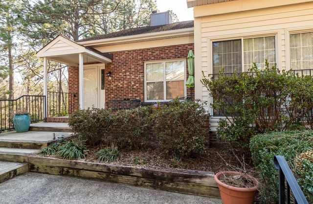 Spacious 2 Bedroom Pet Friendly Condo in Pinehurst