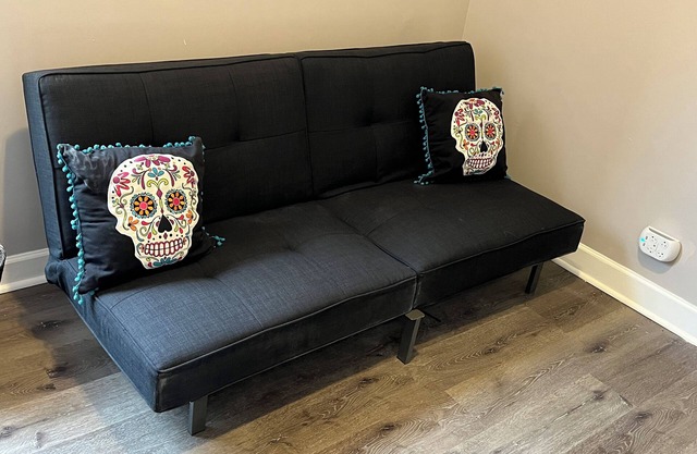 Spacious 3-bedroom apartment in awesome Chicago with AC, WiFi