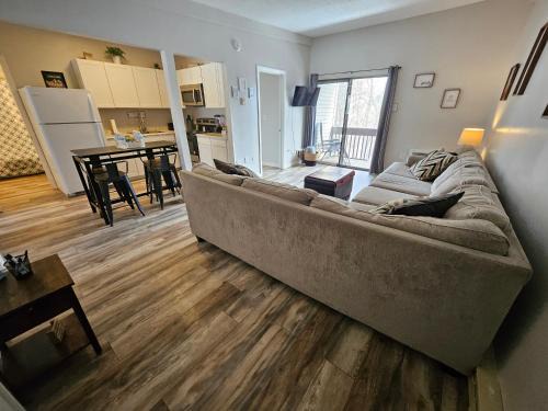 Spacious 3 bedroom Condo Close to Weirs Beach!
