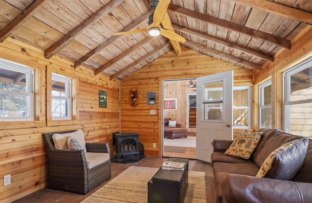 Spacious 3 Bedroom on Little Fork Lake of the Three Lakes Chain!