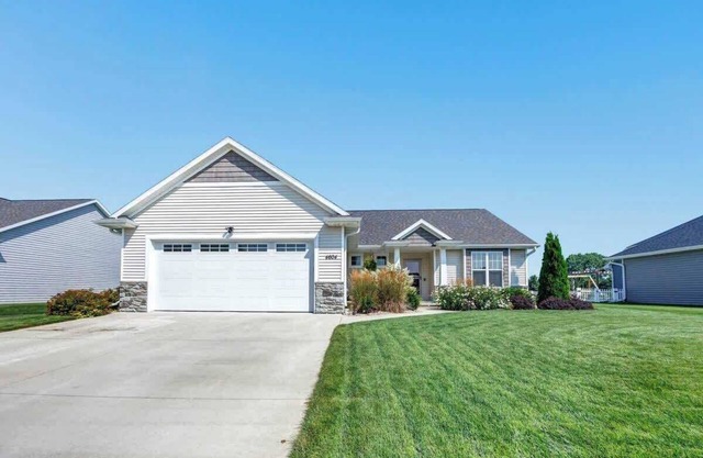 Spacious 3-BR Home near Lambeau!
