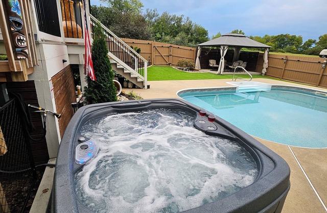 Spacious 3600 sq ft Home w/Pool, Game Room & 3 Acres of Privacy - Sleeps 14