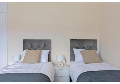 Spacious 3BR House in Enfield North London with Garden, Ideal for Contractors and Relocators