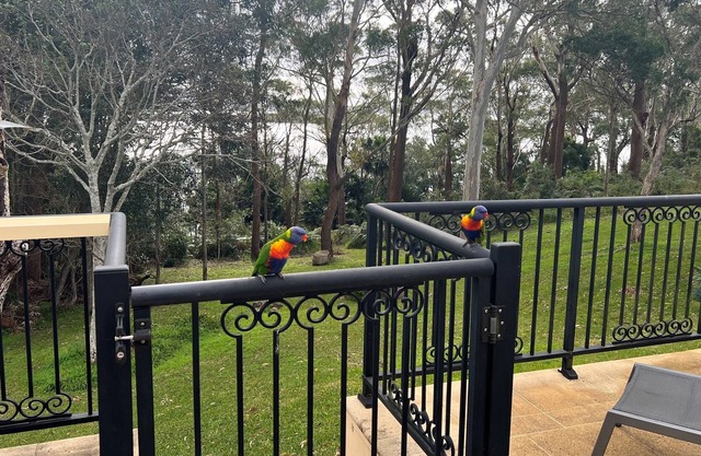Spacious 4 Bedroom Home, Private Beach Access