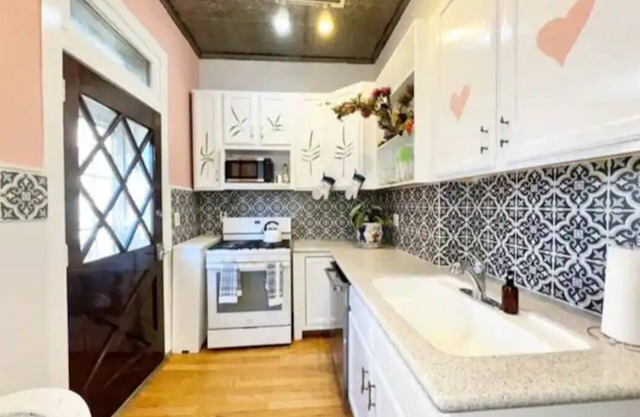 Spacious 4-bedroom apartment in welcoming Union City-zebra