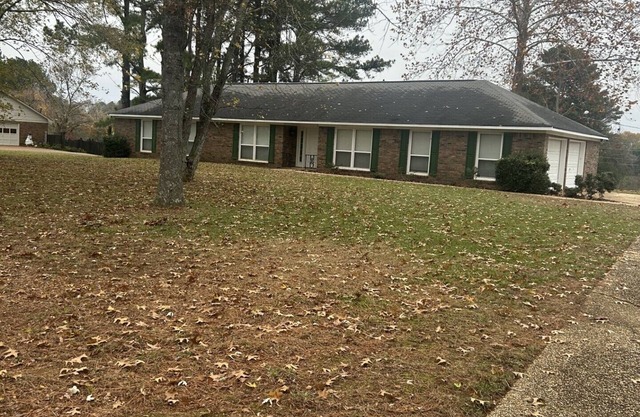 Spacious 4-bedroom house in lakefront subdivision on one and a half acres