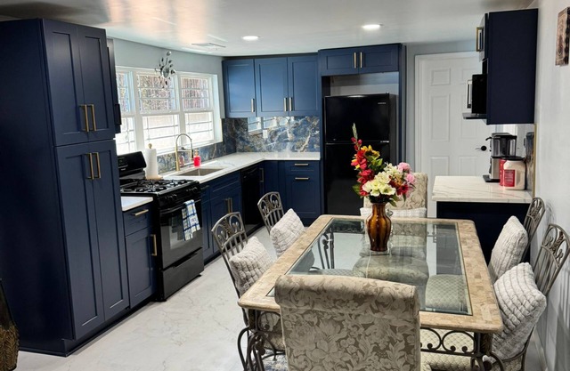 Spacious 4-bedroom house in beautiful Atlanta with AC