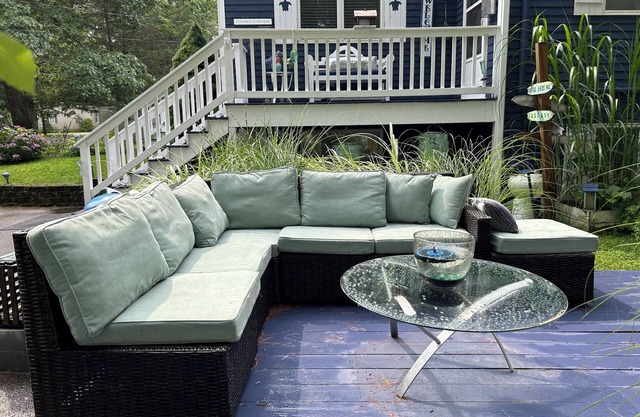 Spacious 4-bedroom house in charming Wells with AC, full kitchen, WiFi