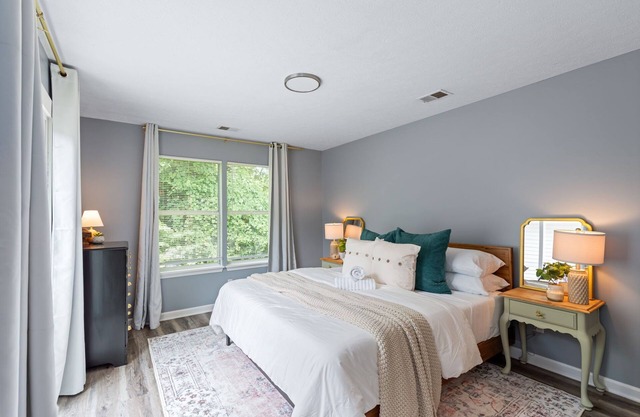 Spacious 4-bedroom Townhome! East End!