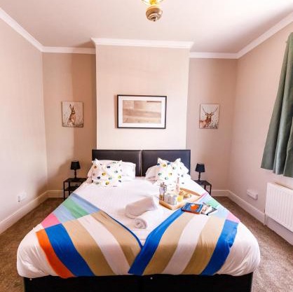 Spacious 4Bed Parking & Wi-Fi - Contractor Stays