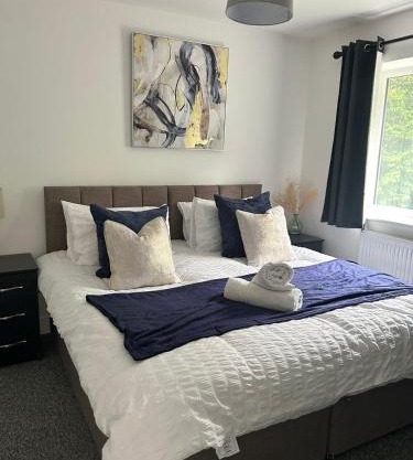 Spacious 4BR House with Backyard in Saint Helens