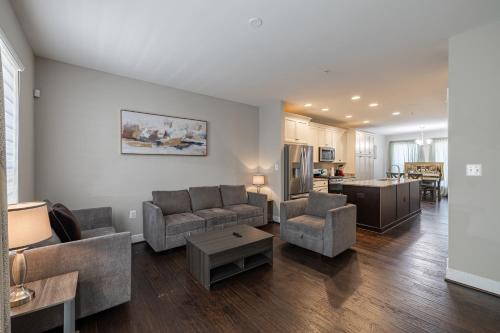 Spacious 4BR House with Private Garage