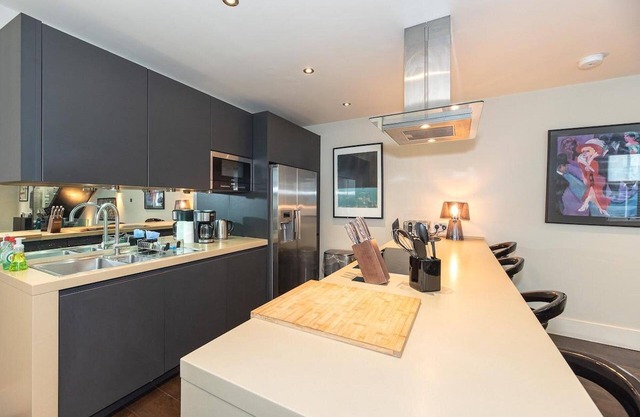 Spacious 4BR Victorian Estate in Kensington