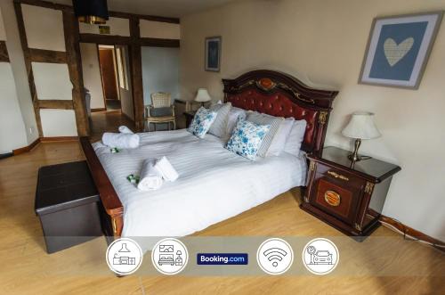 Spacious 5 Family Rooms House By Shropshire Escapes Short Lets & Serviced Accommodation Frankwell With Free WiFi & Parking