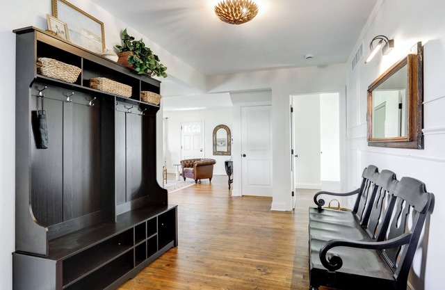 Spacious 5bdrm house with AC and WiFi/Family Friendly/Fire Pit/HOT TUB