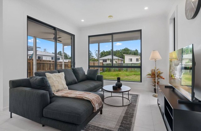 Spacious 5BR Family Home in Leafy Corinda