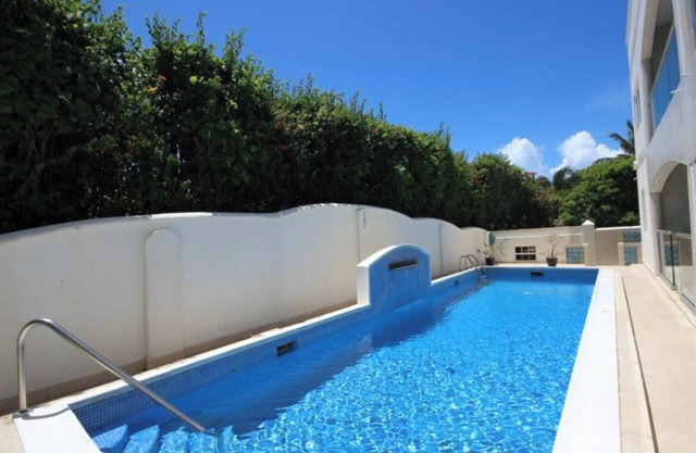 Spacious 6-bedroom villa with POOL in charming Christ Church with WiFi, AC